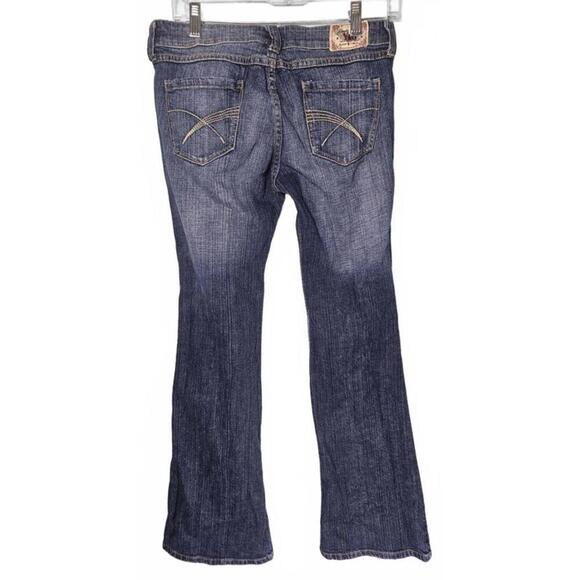 YMI Women's Low Rise Medium Wash Flare Jeans - Size 9 - Picture 2 of 6